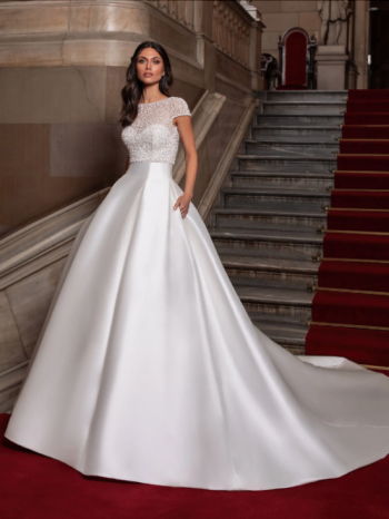 Pronovias 25 Close