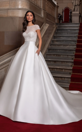 Pronovias 25 Close